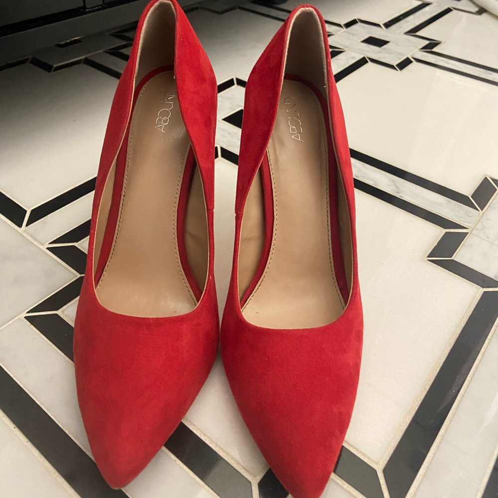 ***Sz 10 Red Suede Stiletto***